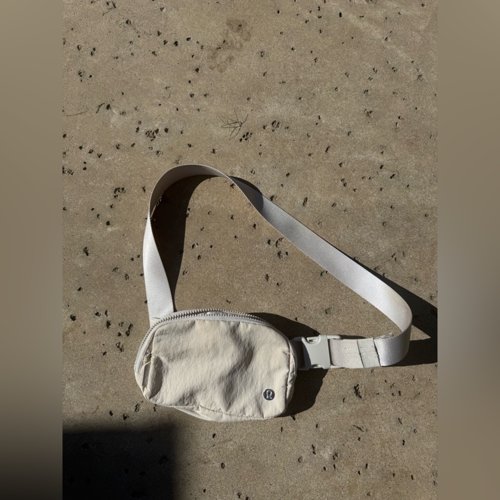 Lululemon Cream Belt Bag 1L
